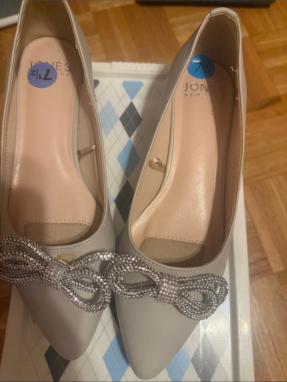 Never worn Jones New York light grey Pointed-Toe Flats with Crystal Bow Accent